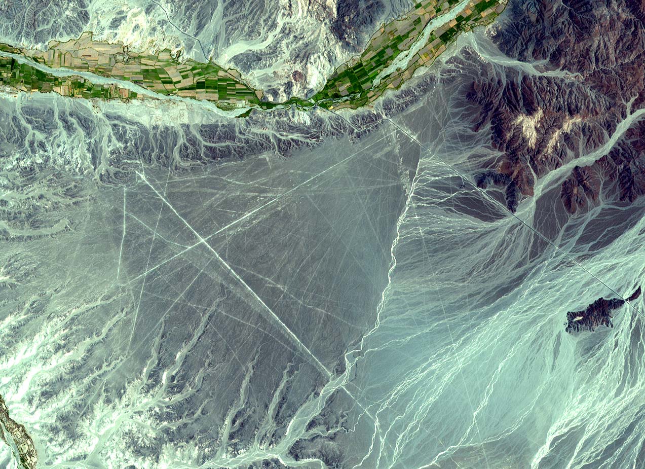 Líneas de Nazca (Perú). NASA/METI/AIST/Japan Space Systems, and U.S./Japan ASTER Science
